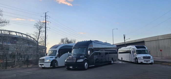 Black limo coach – Arvada limo service